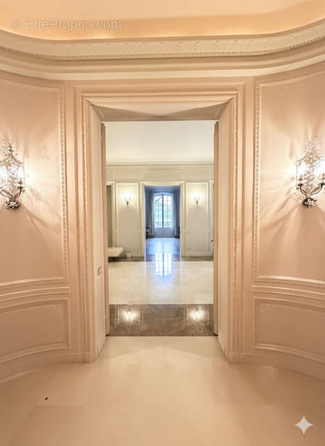 Appartement à PARIS-7E