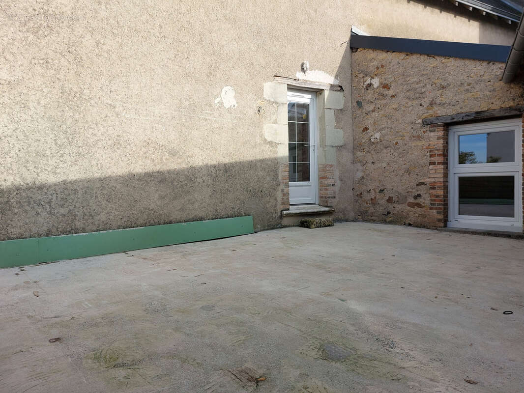 Maison à SAINT-VARENT