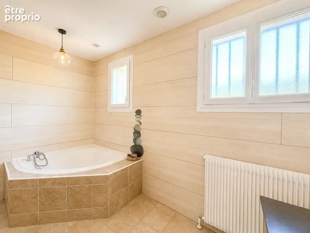 Villa traditionnelle 186 m2 habitables sur 962 m2 de terrain avec garage à Saint-Clair-Du-Rhône - photo 15