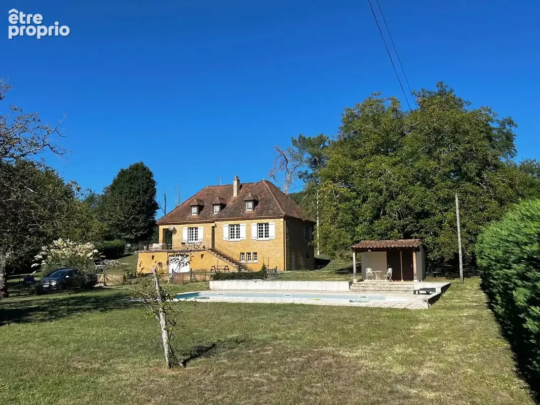 Belle propriété de 5 chambres avec piscine, jardin clos et arboré, à proximité de la Roque Gageac - photo 15