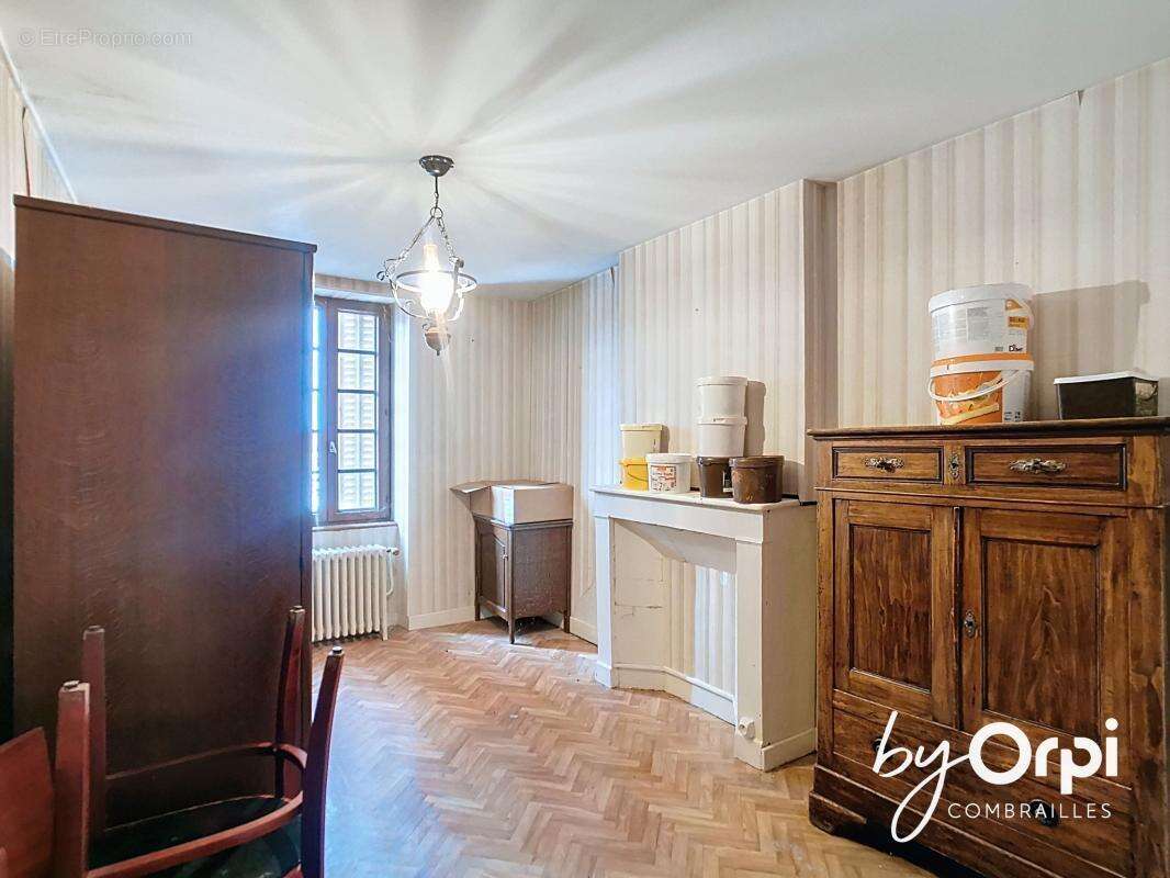 Maison à COMMENTRY