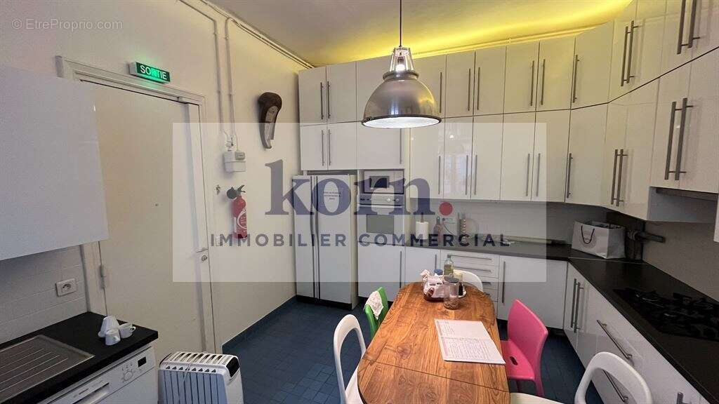 Commerce à PARIS-16E