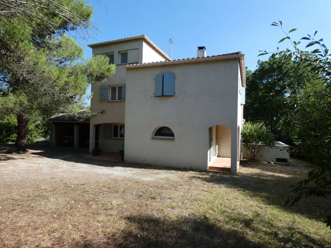 Maison à VILLEMOUSTAUSSOU