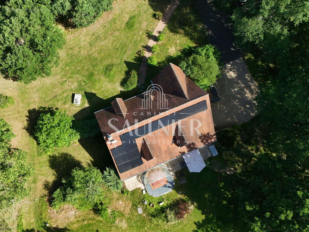 Maison à AZAY-SUR-CHER