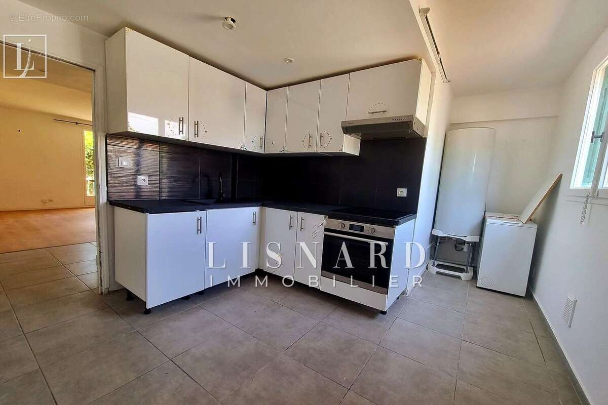 Appartement à VALLAURIS