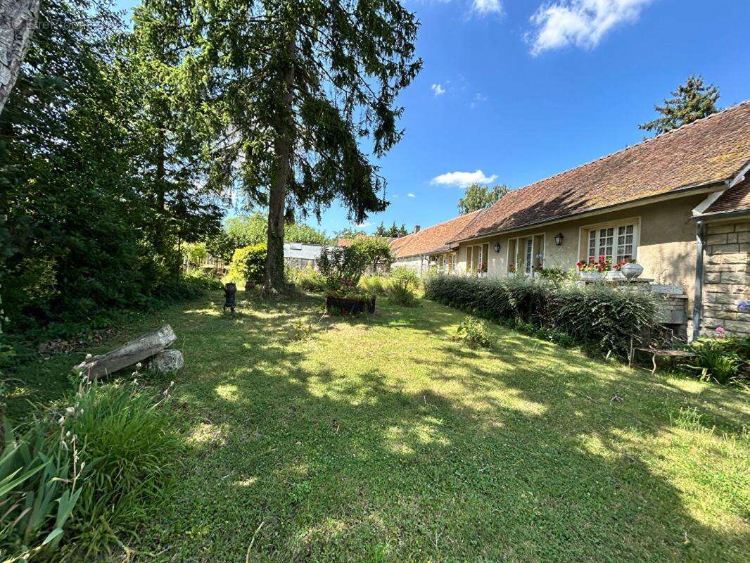 Charmante maison ancienne a raffraichir avec beaucoup de possibilites ! - photo 2