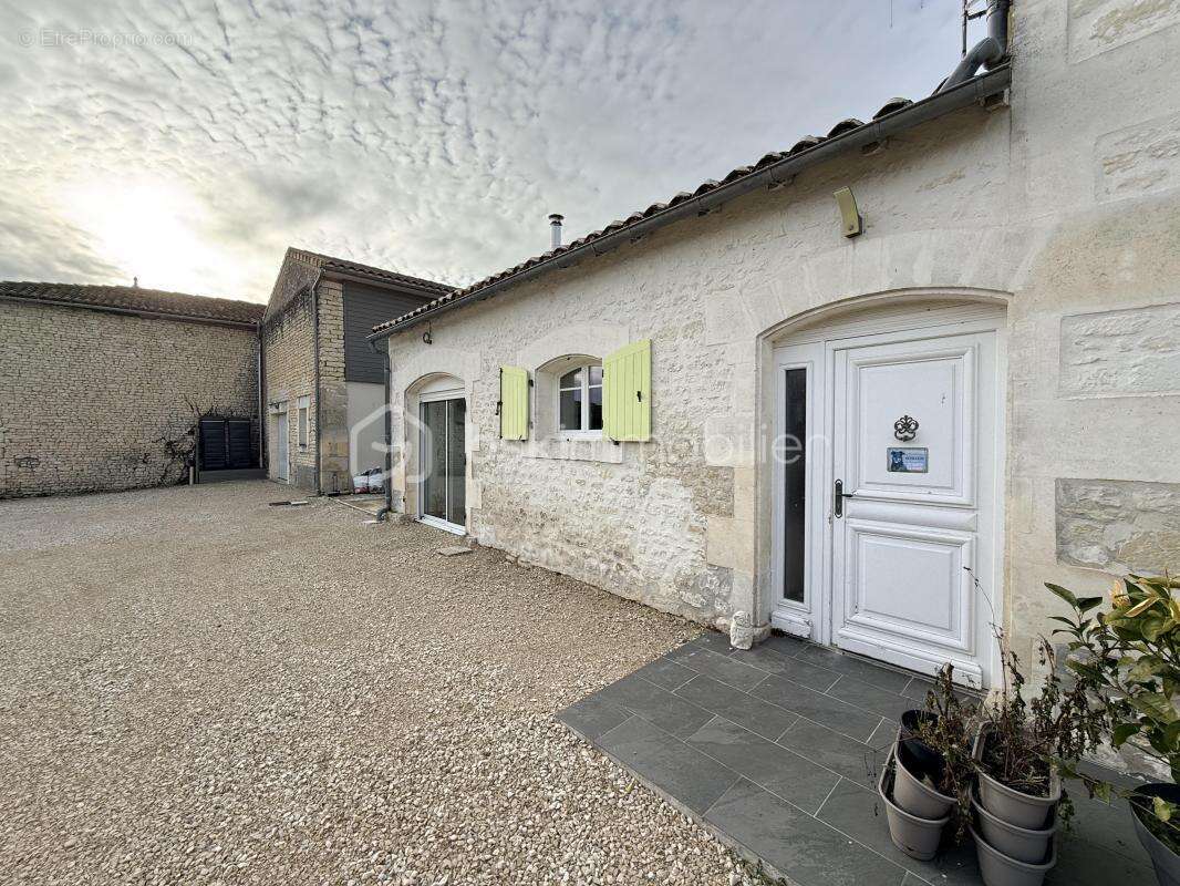 maison en pierre 4 chambres et garage - photo 14