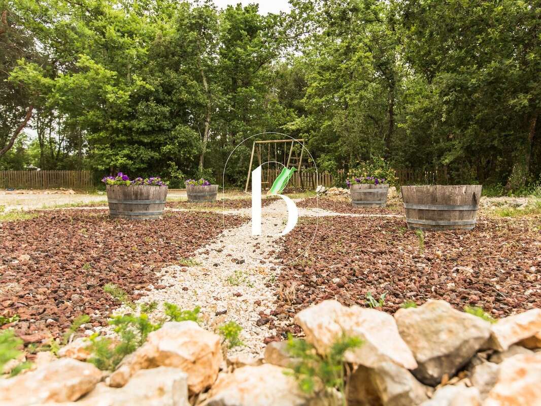 Maison à LABASTIDE-DE-VIRAC