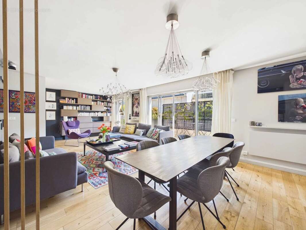 Appartement à PARIS-15E