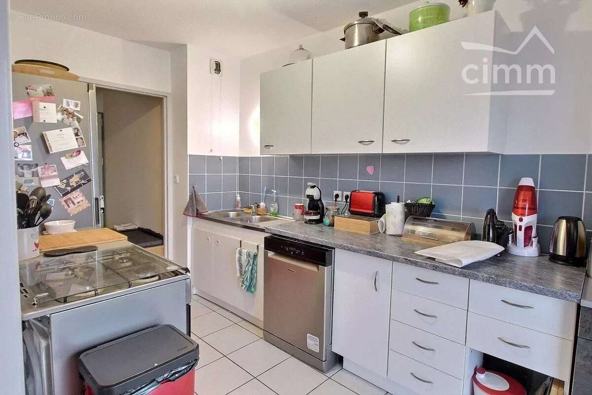 Appartement à SAINT-JEAN-DE-BOURNAY