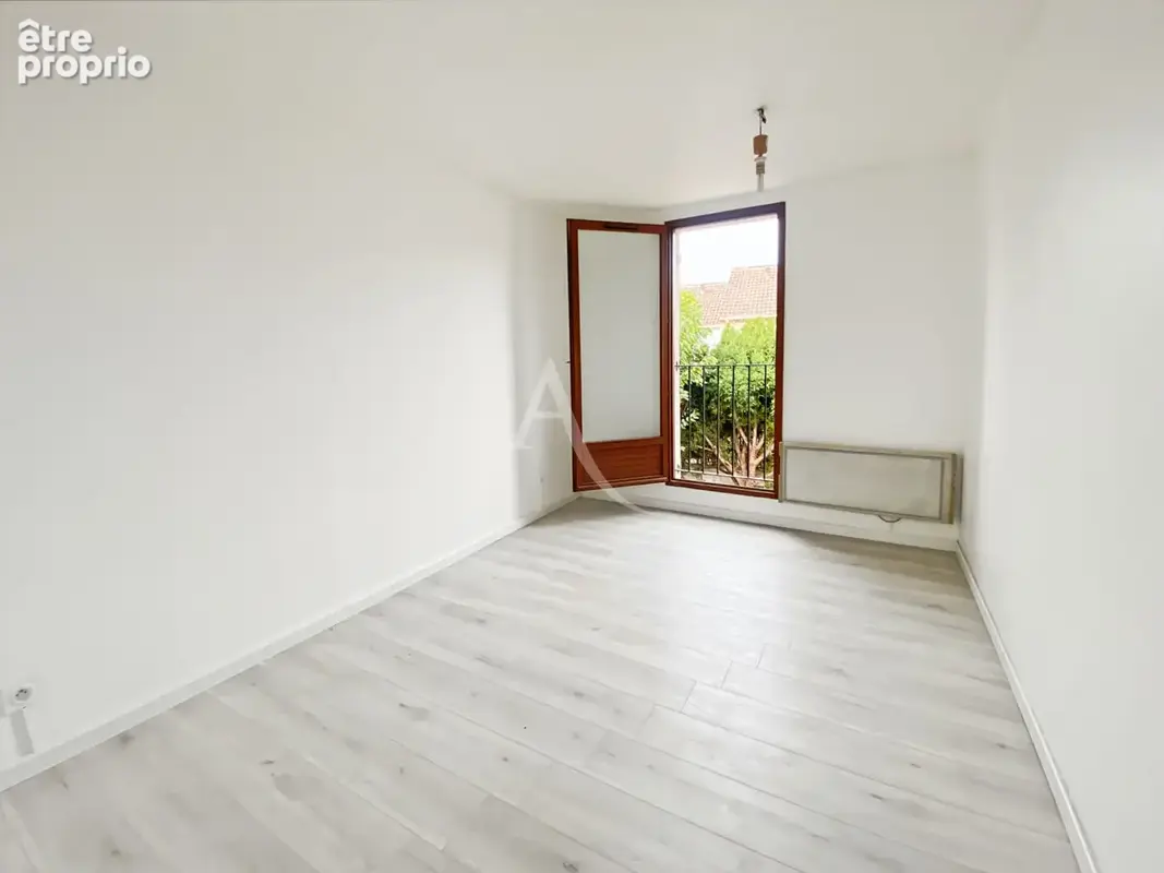 Maison Vaureal avec 3 chambres garage et terrain. - photo 6