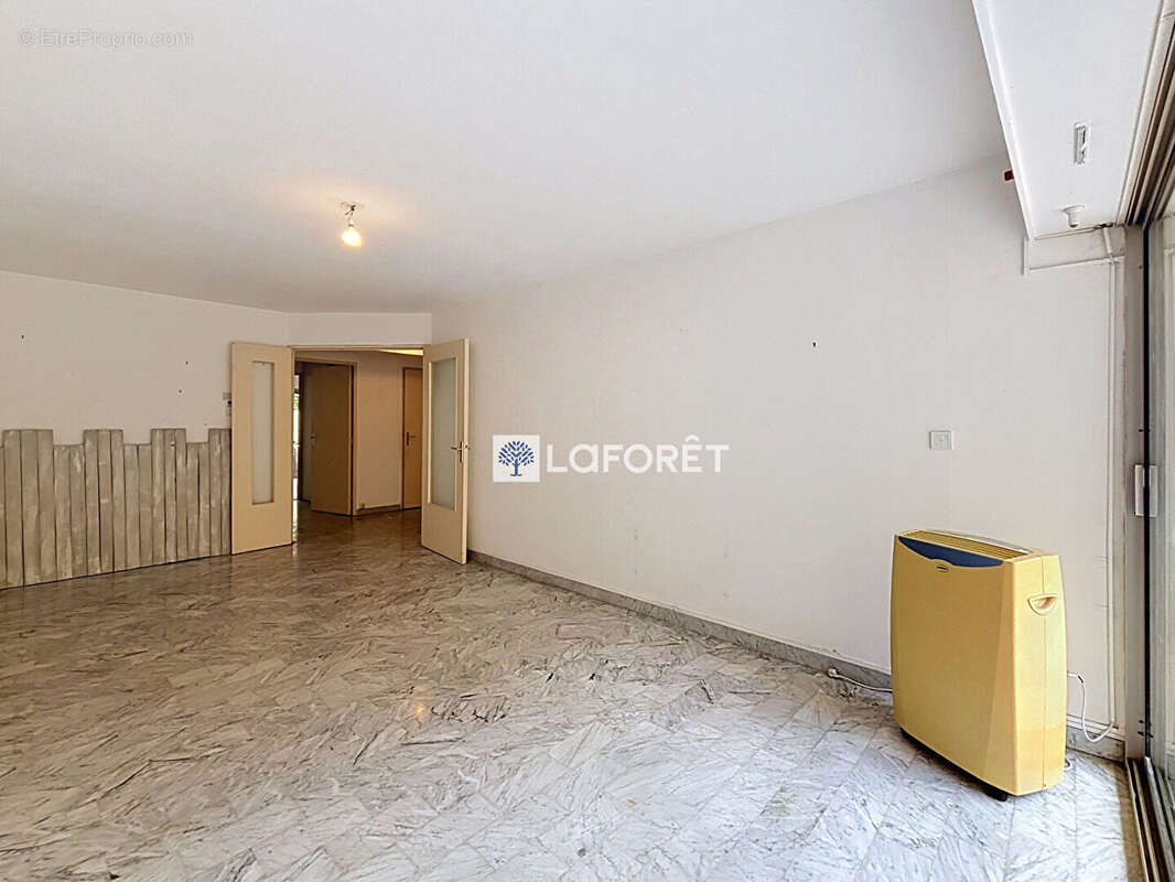 Appartement à ROQUEBRUNE-CAP-MARTIN