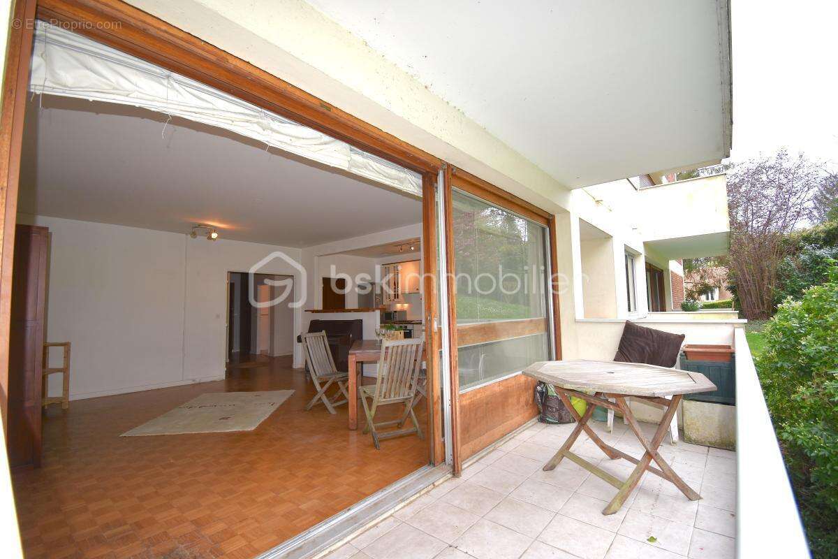 Appartement à L'ETANG-LA-VILLE