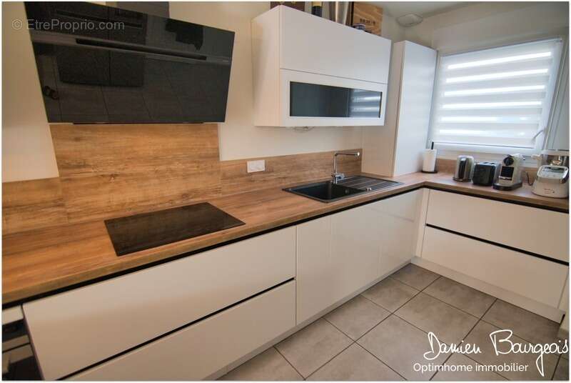 Maison à SAINT-GENIS-POUILLY