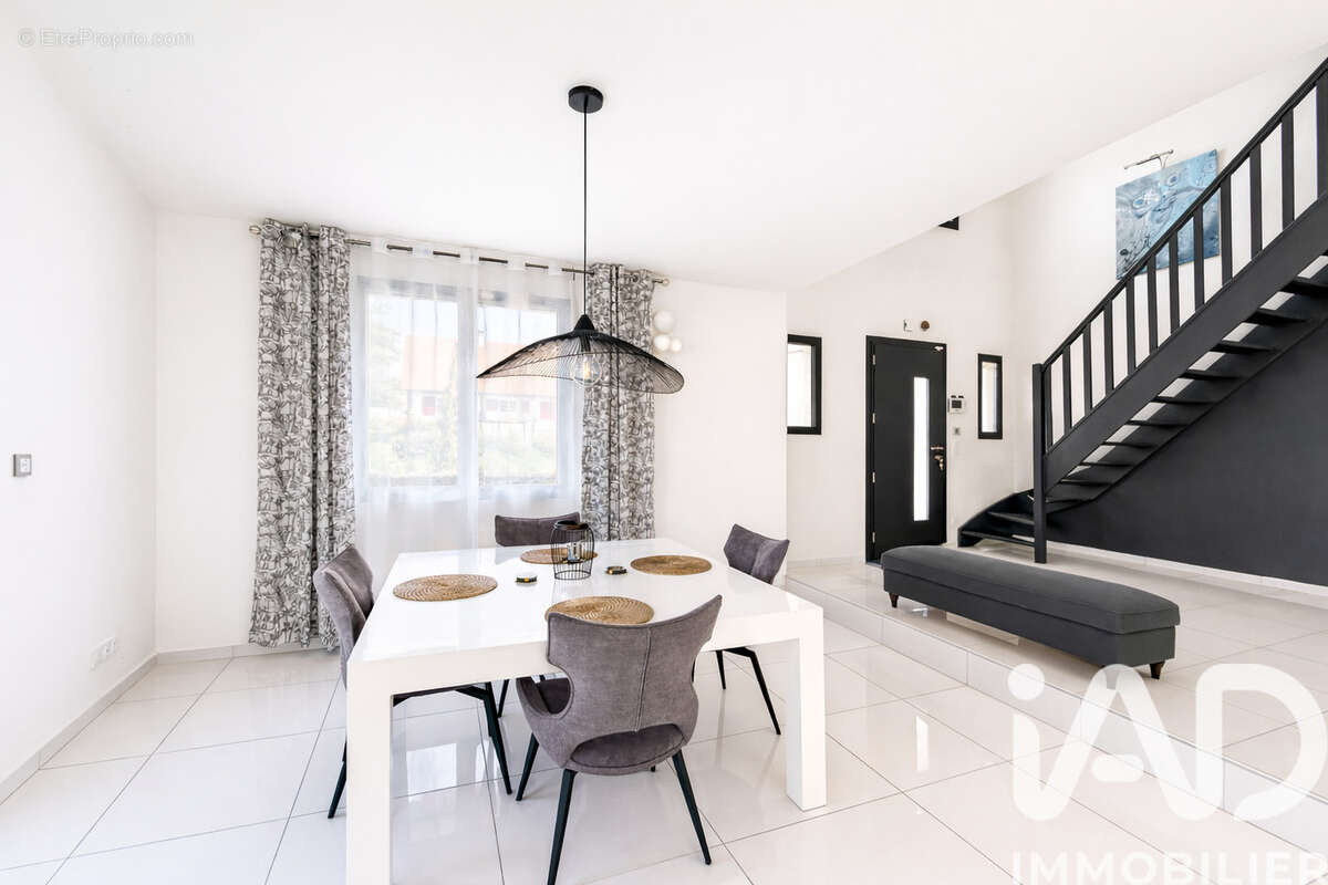 Photo 8 - Maison à SAINT-MARTIN-LONGUEAU