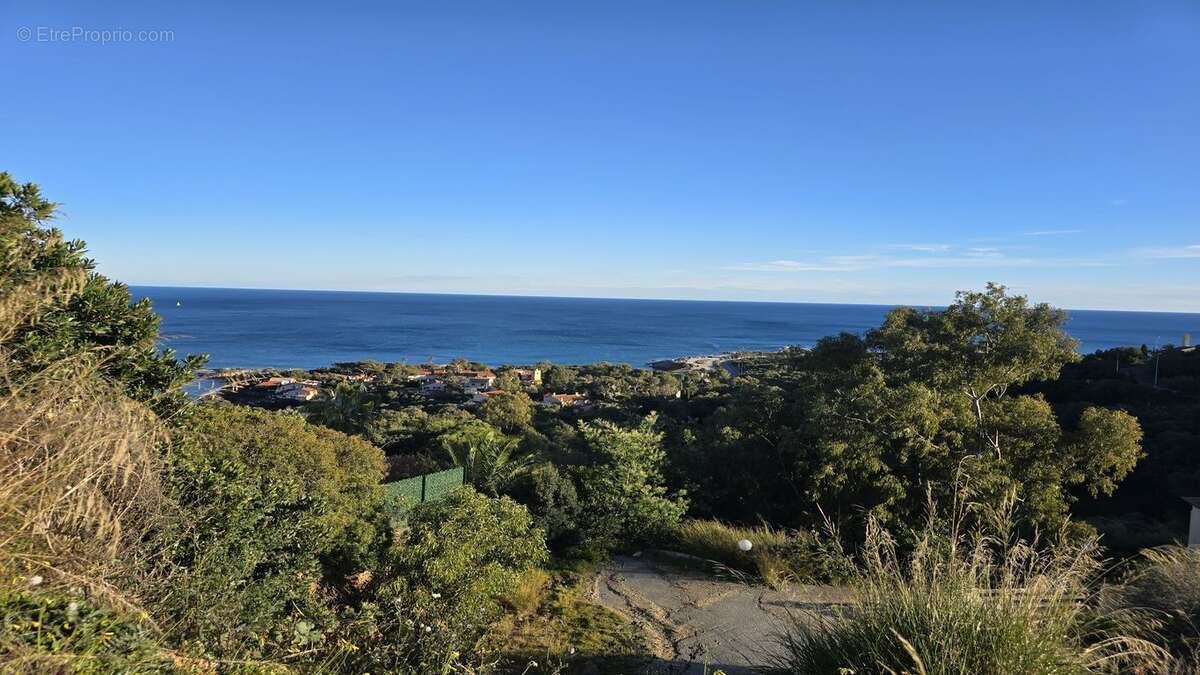 Terrain à LES ISSAMBRES