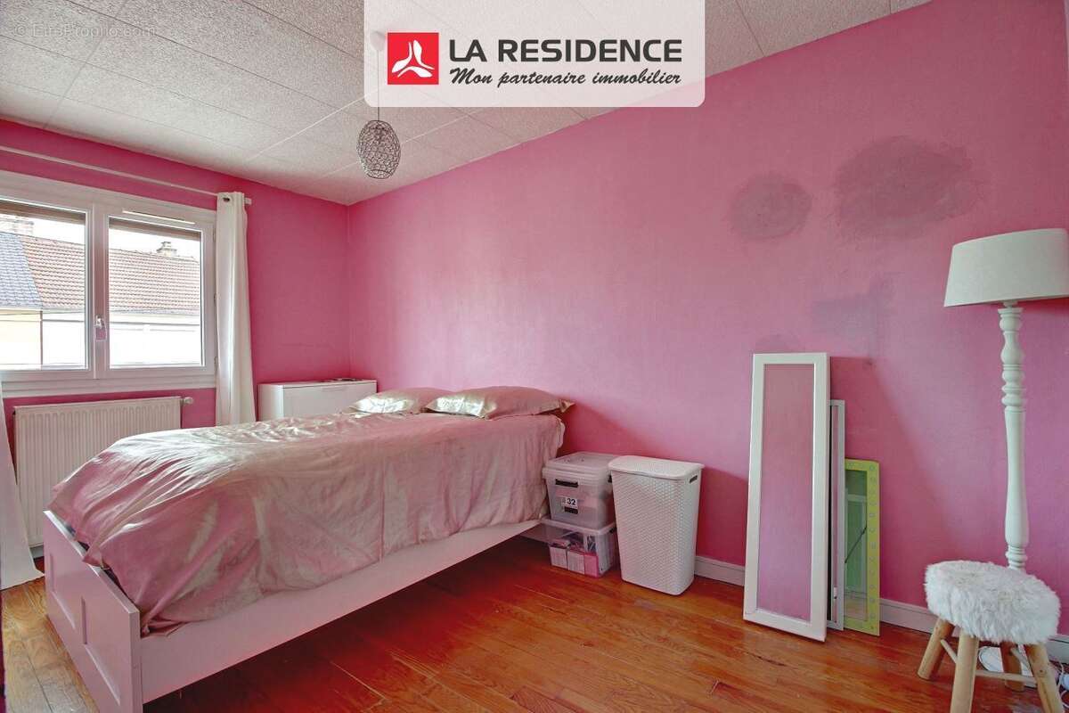 Maison à SAINT-ETIENNE-DU-ROUVRAY