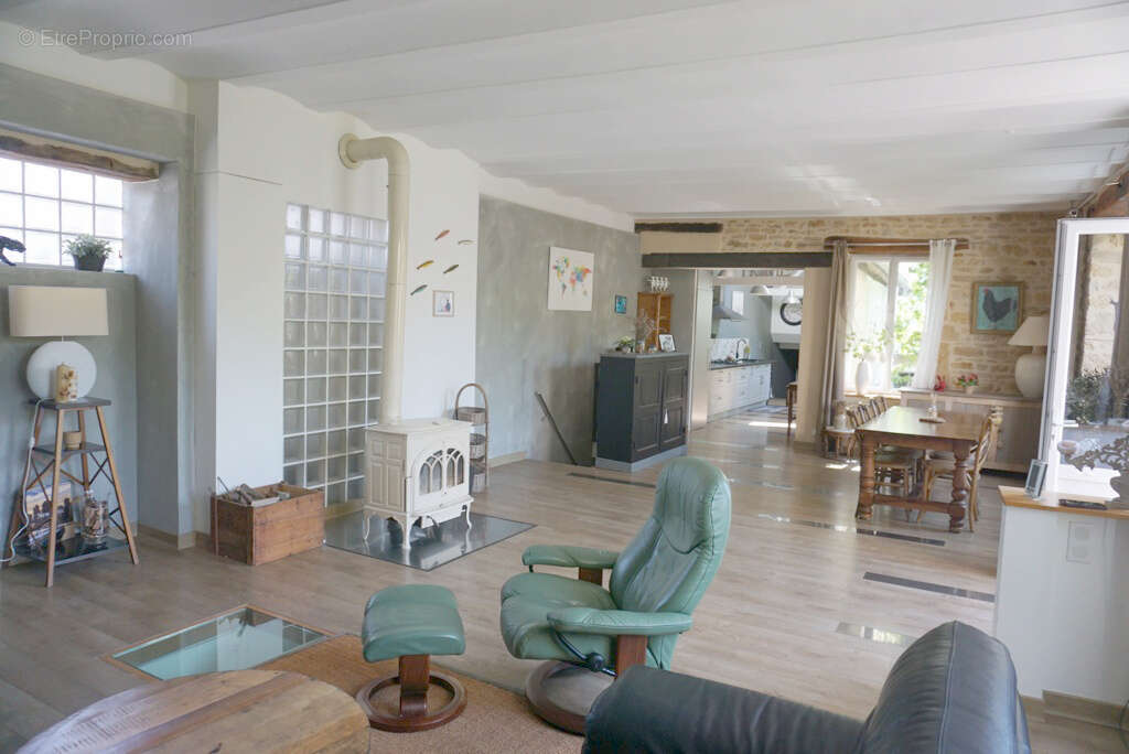 Maison à CHAROLLES