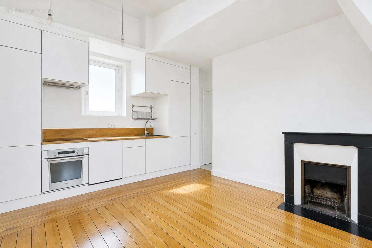 Appartement à PARIS-10E