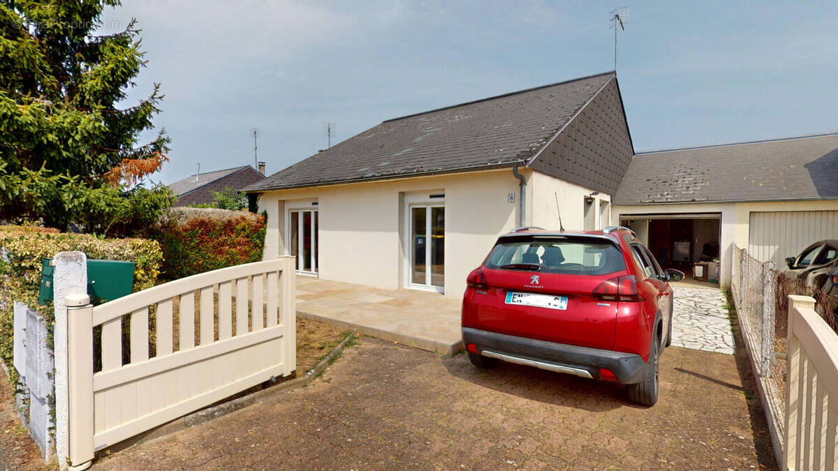 Maison à SAINT-AMAND-MONTROND