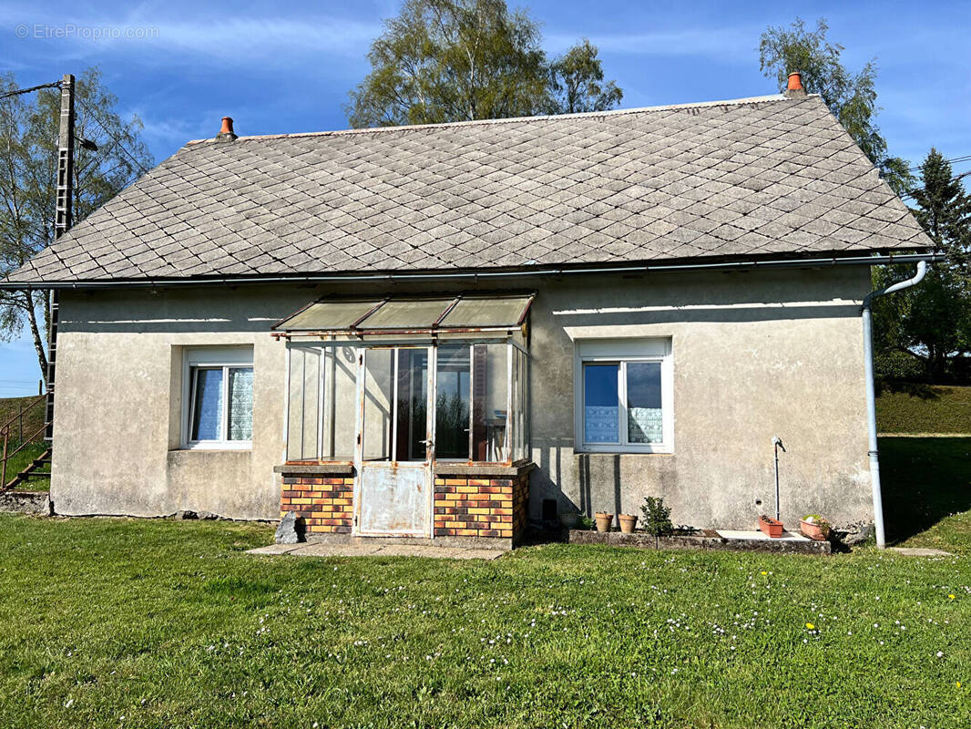 Maison à MESSEIX