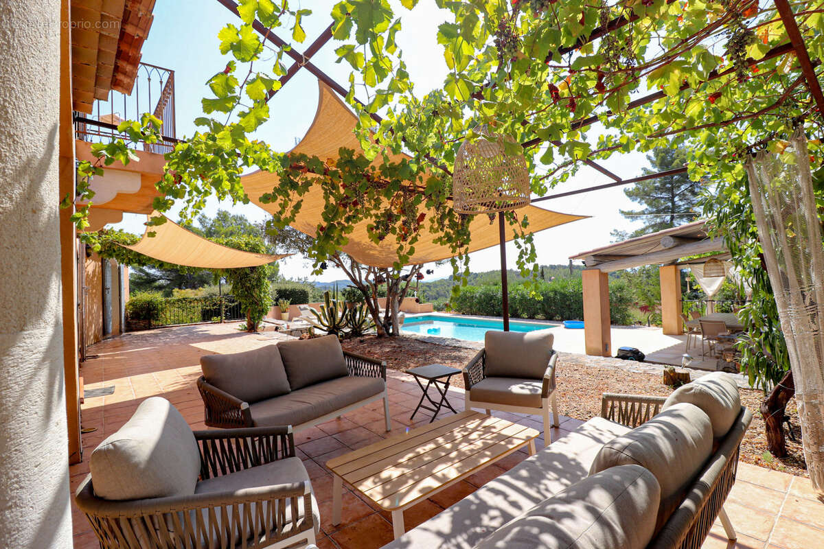 FLAYOSC PROPRIETE de 185M2 habitables avec 4 chambres, PISCINE sur plus de 4000m2 clos et paysagé - photo 26