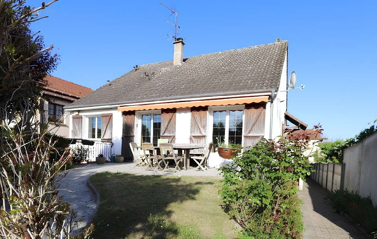 Maison à OZOIR-LA-FERRIERE