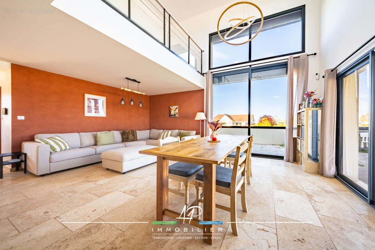 Maison à MIREBEAU-SUR-BEZE