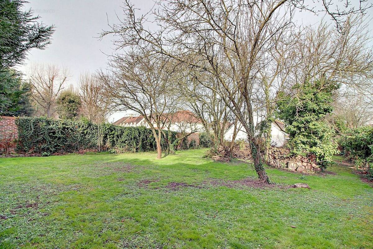 Terrain à CHAMBOURCY