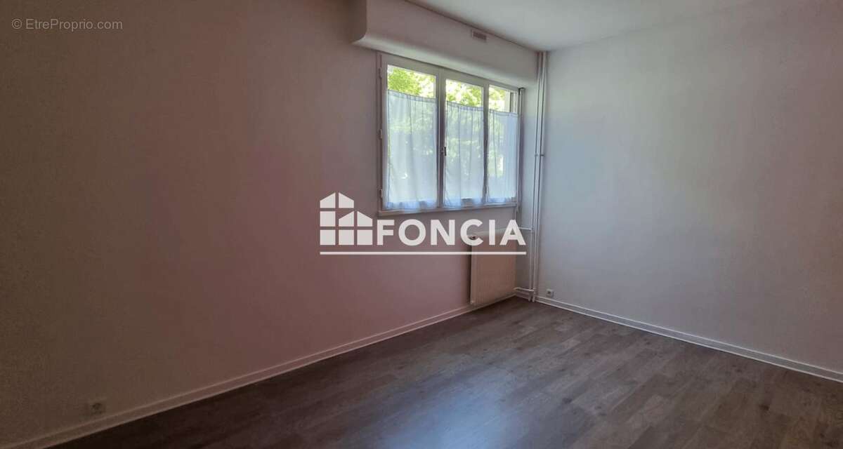 Appartement à LE PLESSIS-BOUCHARD