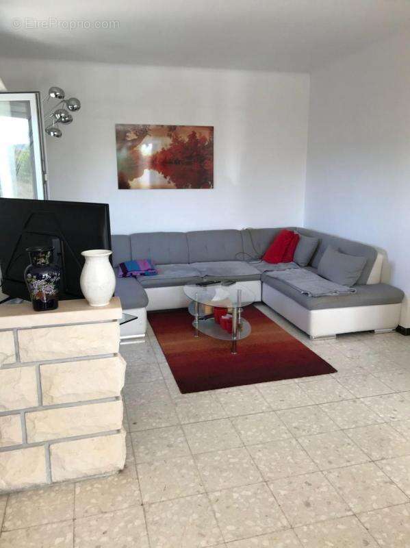 Maison à SAINT-JULIEN-LES-ROSIERS