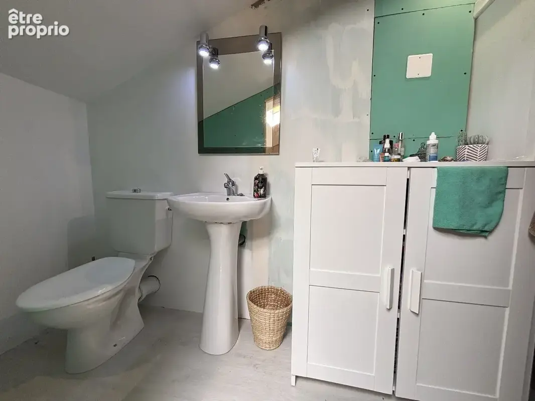 PRIX BAISSE -  Maison de village en pierre authentique à deux pas du centre de Nanteuil-en-Vallée - photo 2