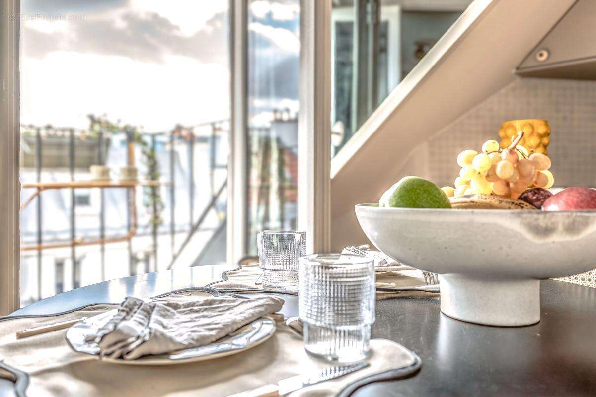 Appartement à PARIS-1E