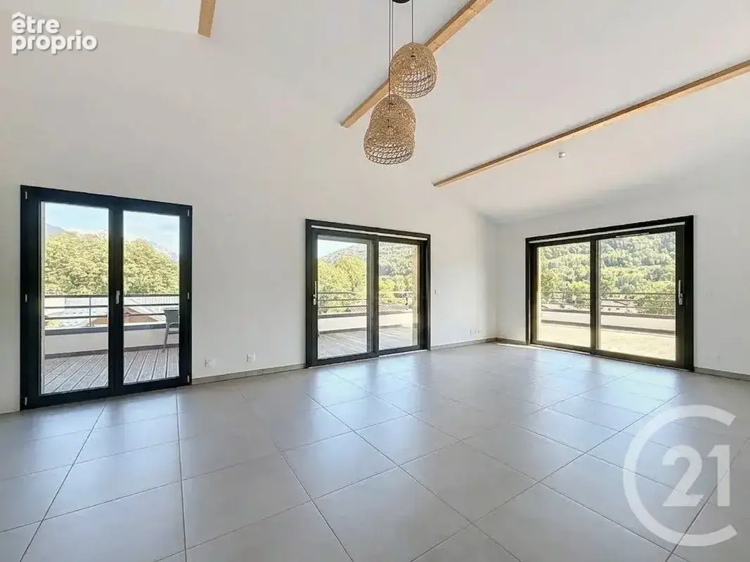 Appartement 5 pièces 105 m² à vendre à Taninges (74440) - photo 4