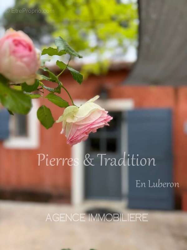 Maison à ROUSSILLON