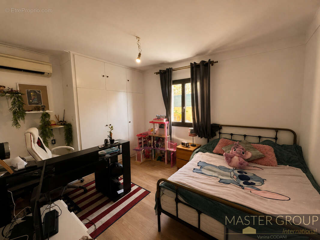 AJACCIO   Superbe villa de près de 200 m2 avec piscine, 6 chambres, deux appartements indépendants, garage et - photo 18