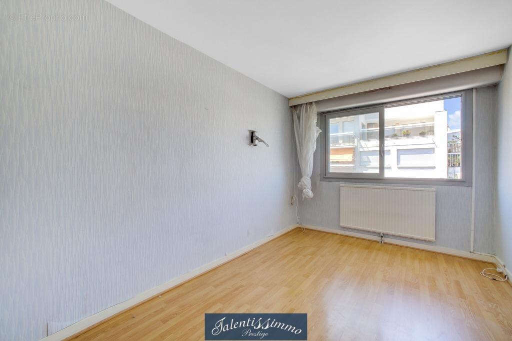 Daumesnil 4p + balcon + cave + parking - etage eleve ascenseur - photo 8