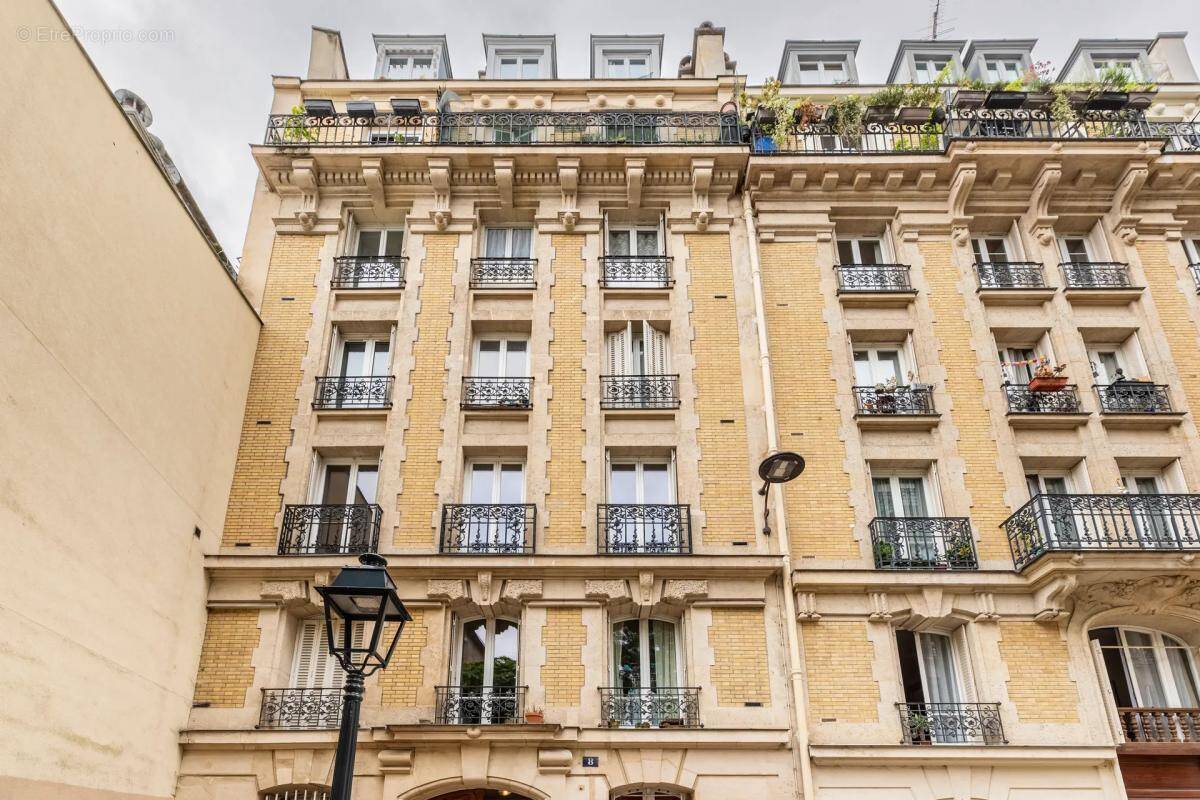 Appartement à PARIS-18E