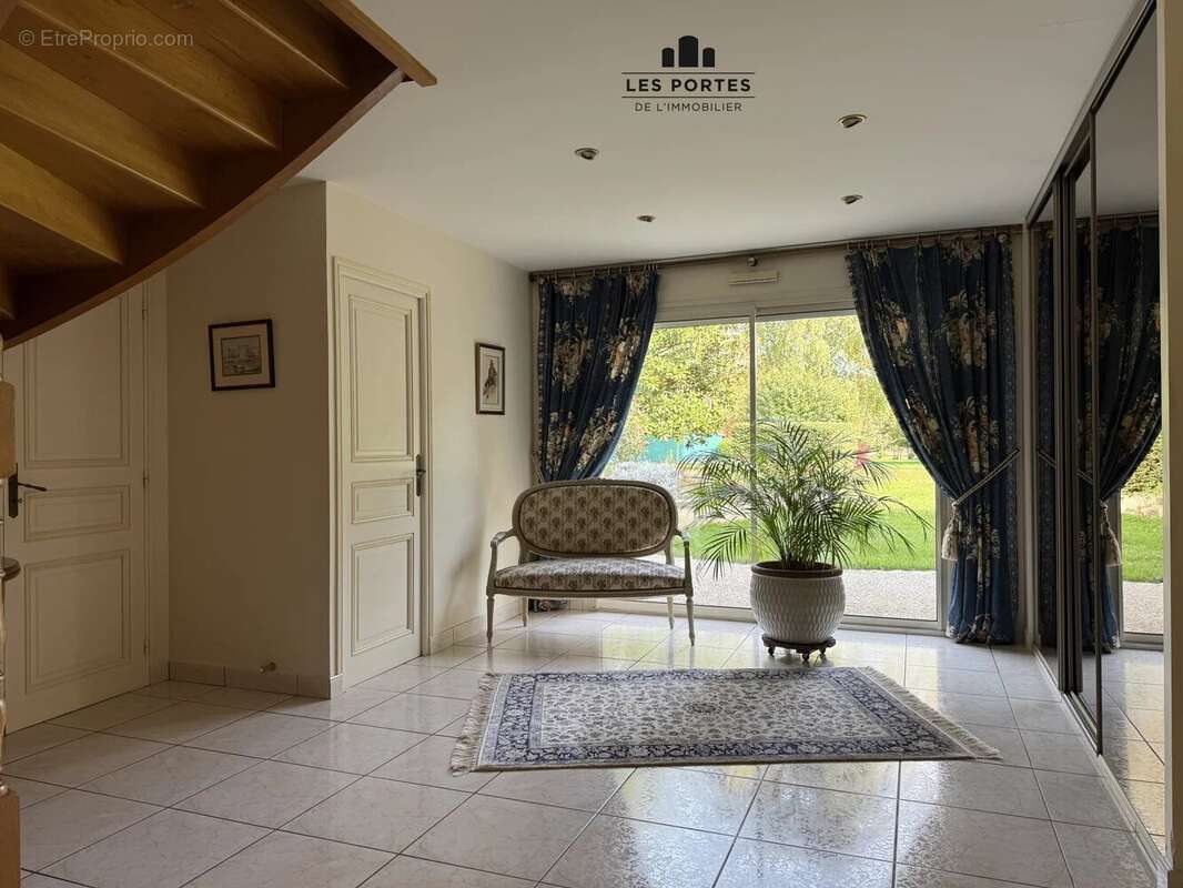 Maison à COURDIMANCHE-SUR-ESSONNE