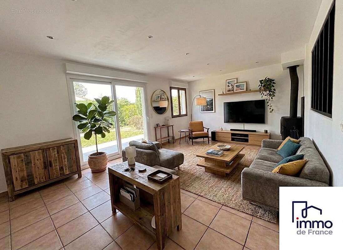 Maison à REVENTIN-VAUGRIS