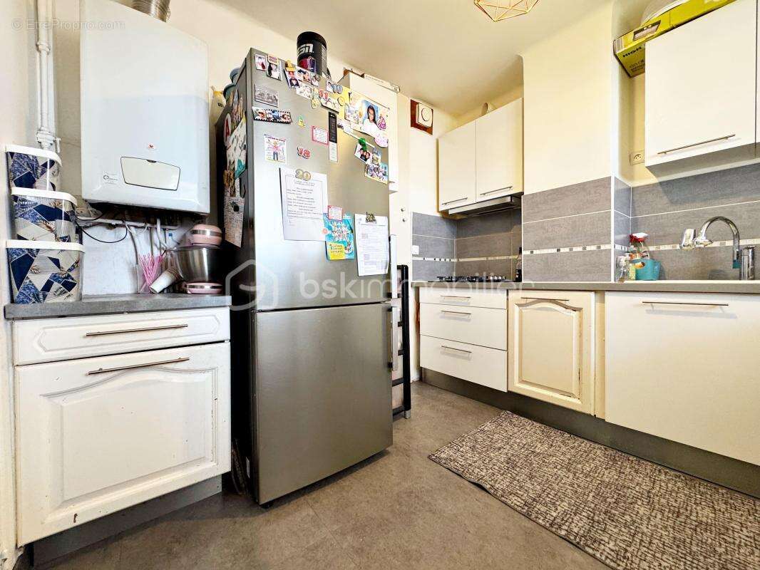 Dpt var - hyeres-les-palmiers - appartement t4 de 73 m² en duplex - 2 eme et 3 eme etage - photo 8