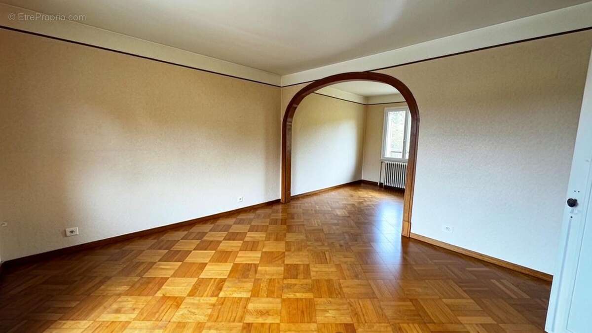 Grande maison 5 chambres + sous sol total - photo 3