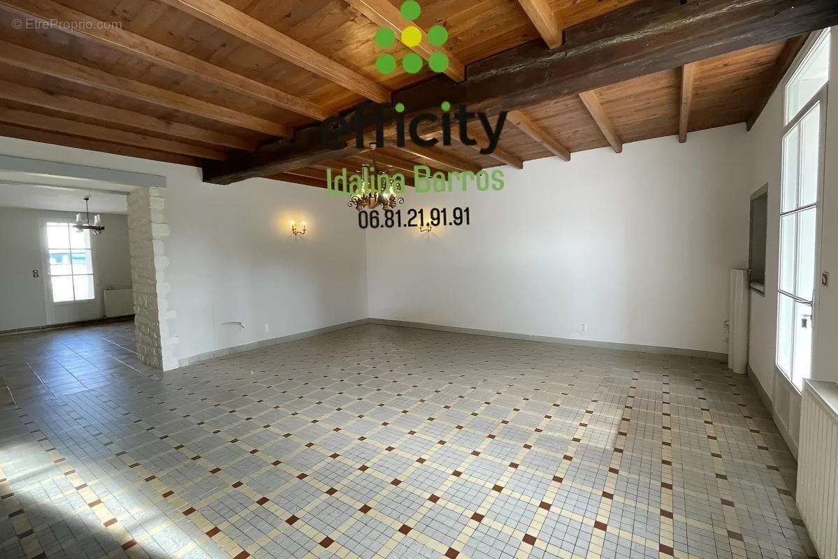 Maison à SAINT-BRIS-DES-BOIS