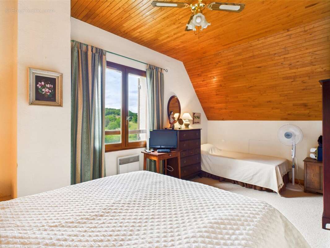 Maison pratique de 5 chambres avec piscine et appartement indépendant près de Sarlat, Dordogne - DPE C/C - Opportunité de revenu - photo 7