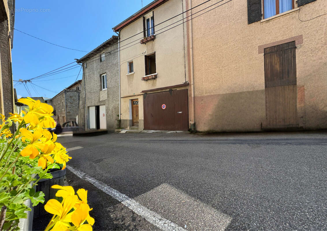 Maison à SAINT-PIERRE-DE-BOEUF