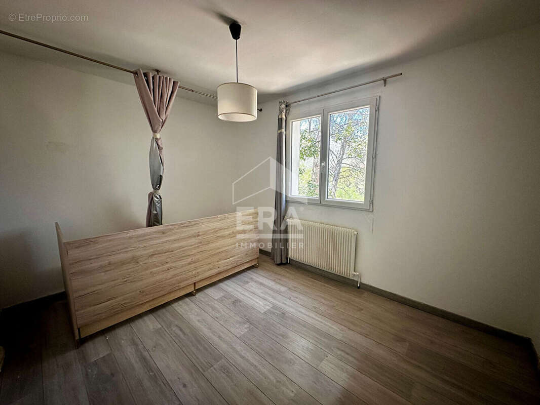 Maison à CHATEAUNEUF-LE-ROUGE