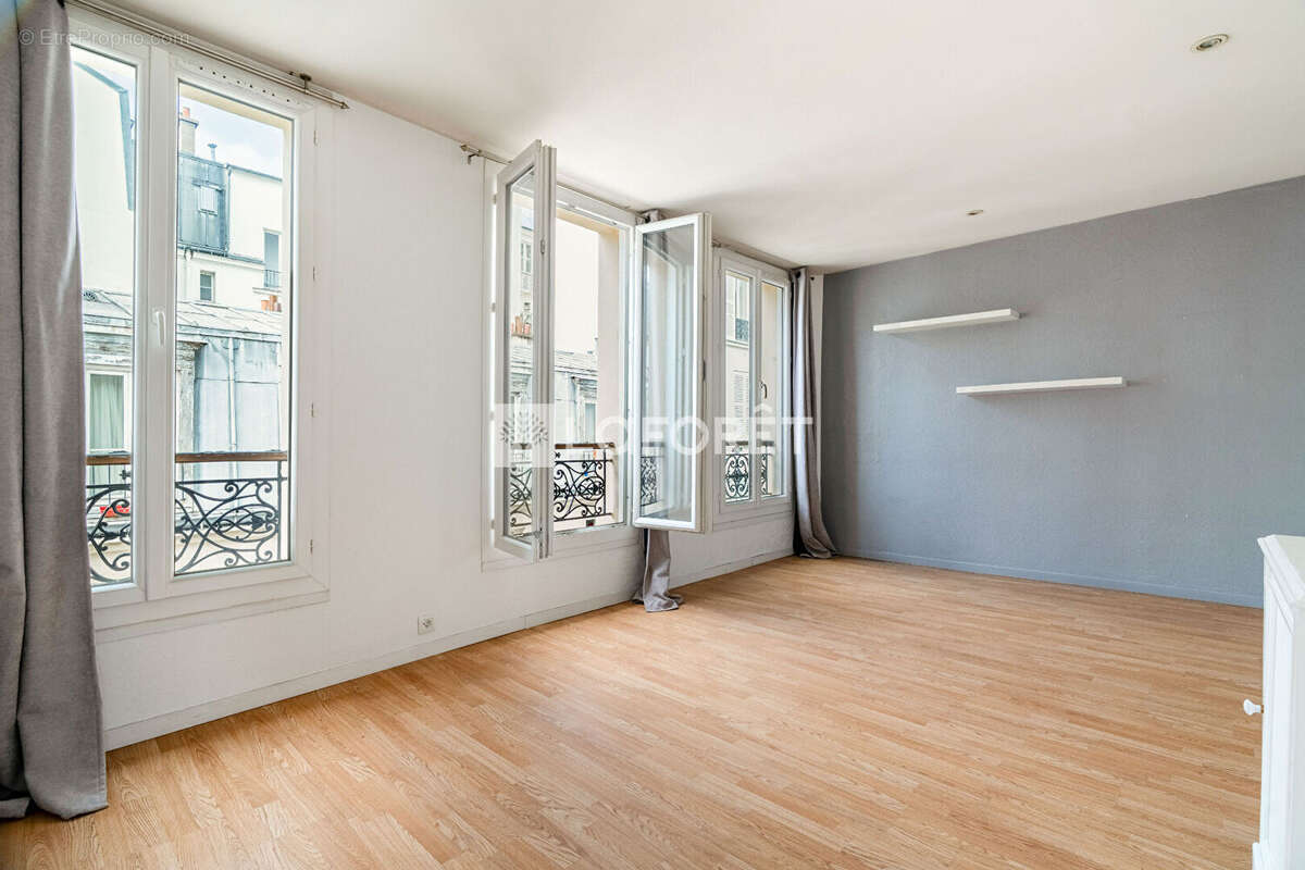 Appartement à PARIS-17E