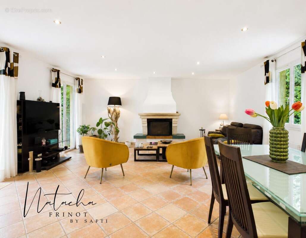 Maison 170 m² à Bouloc  - photo 2