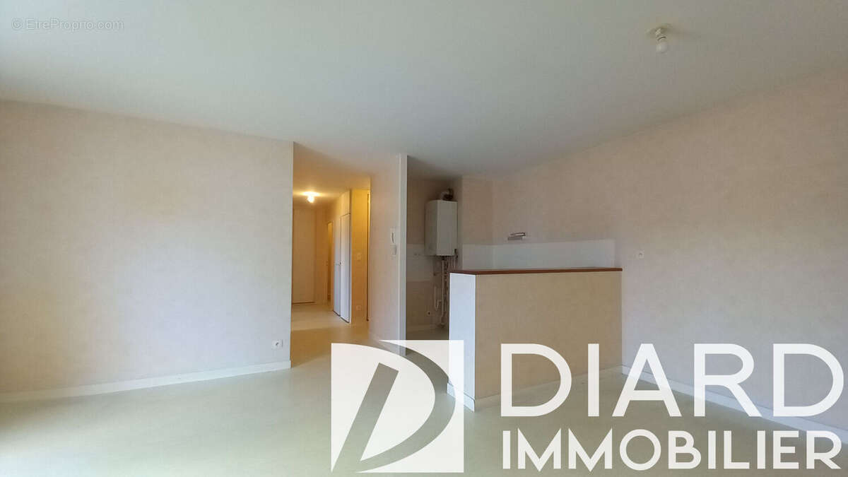 Appartement Fougeres  TYPE 3 - photo 4