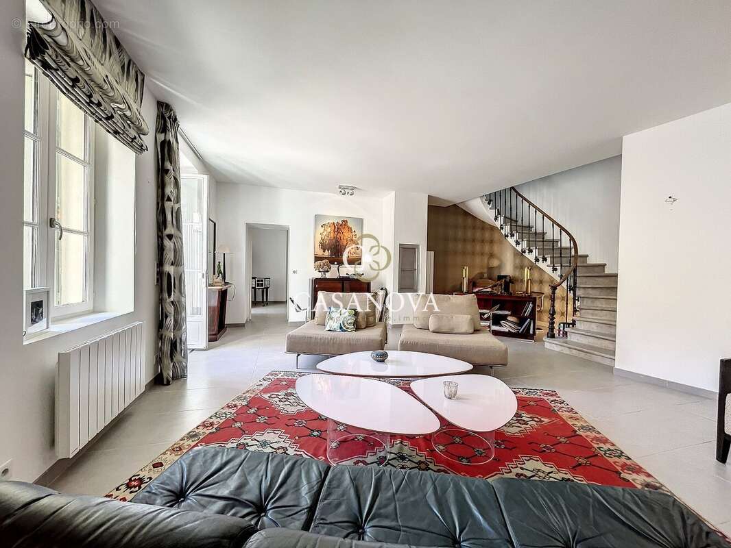 10 min BEZIERS Maison XVIIIe rénovée avec terrasses et garage - photo 6